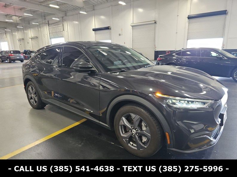 2022 Ford Mustang-Mach-e Select's photo