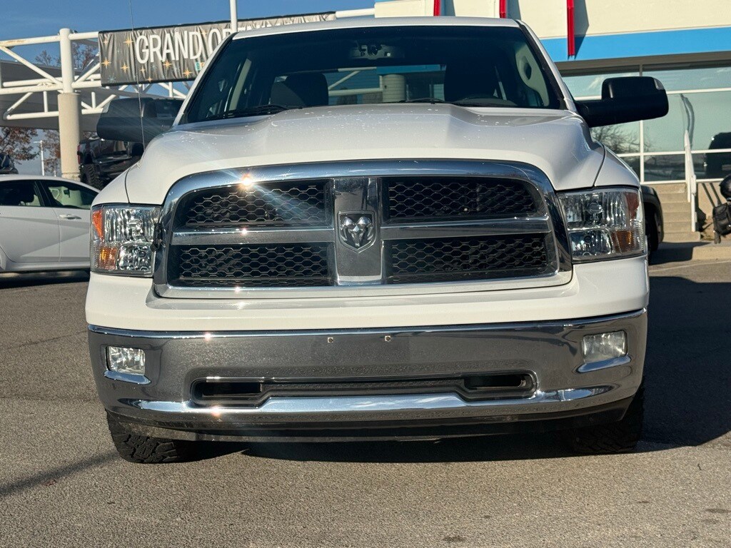 2012 Ram 1500 SLT photo 2