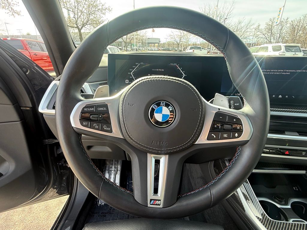 2025 BMW X7 M60i - Photo 14