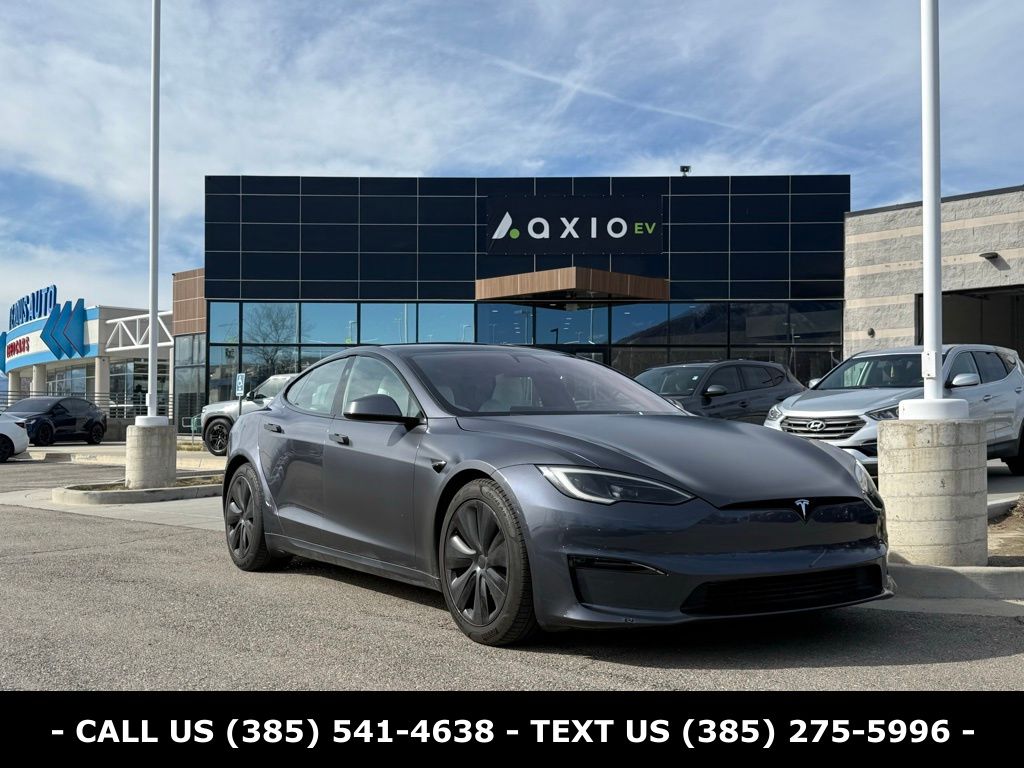 2022 Tesla Model S Base