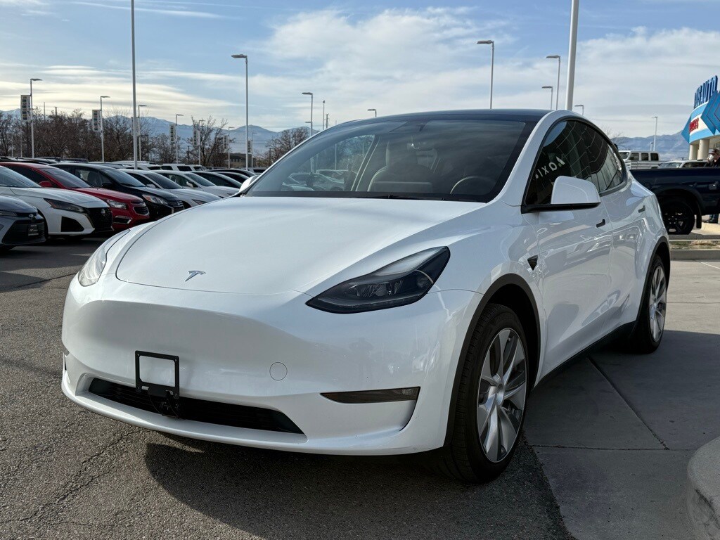 2023 Tesla Model Y Long Range photo 3