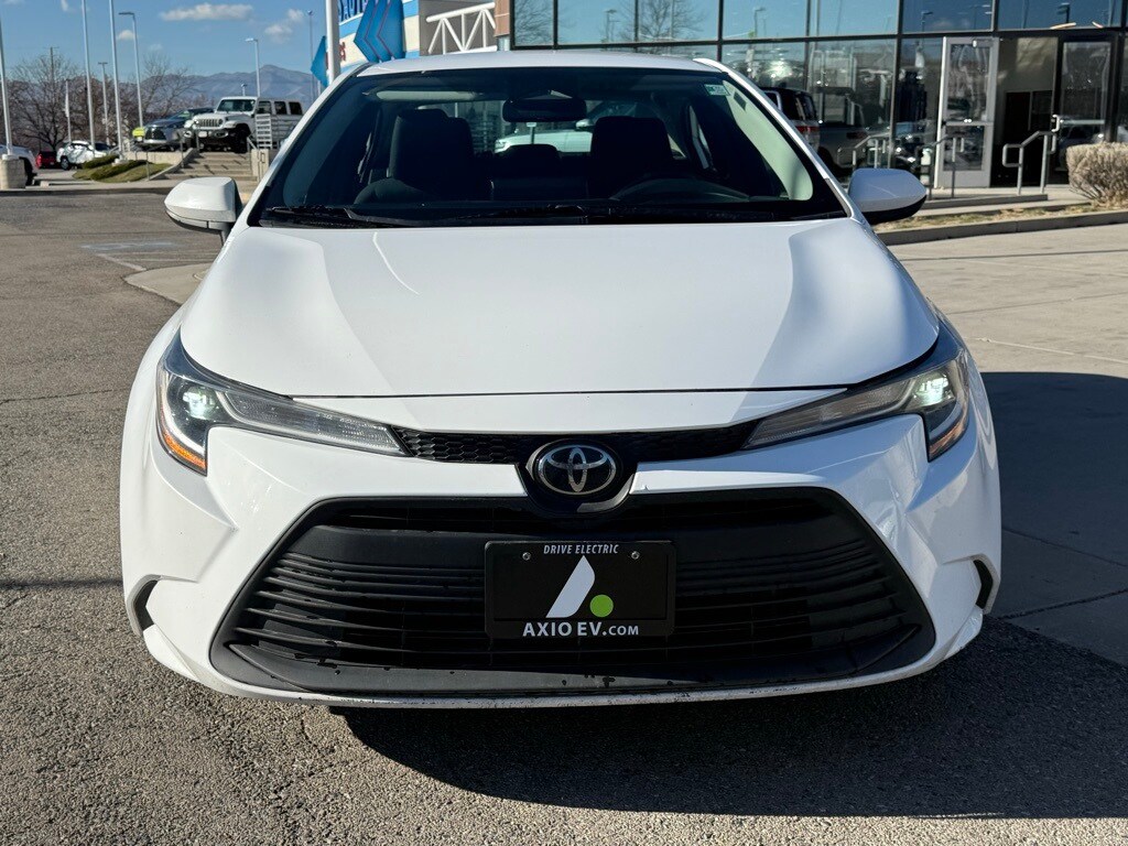 2023 Toyota Corolla LE photo 2