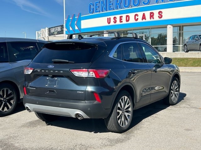 2022 Ford Escape Titanium Hybrid photo 2