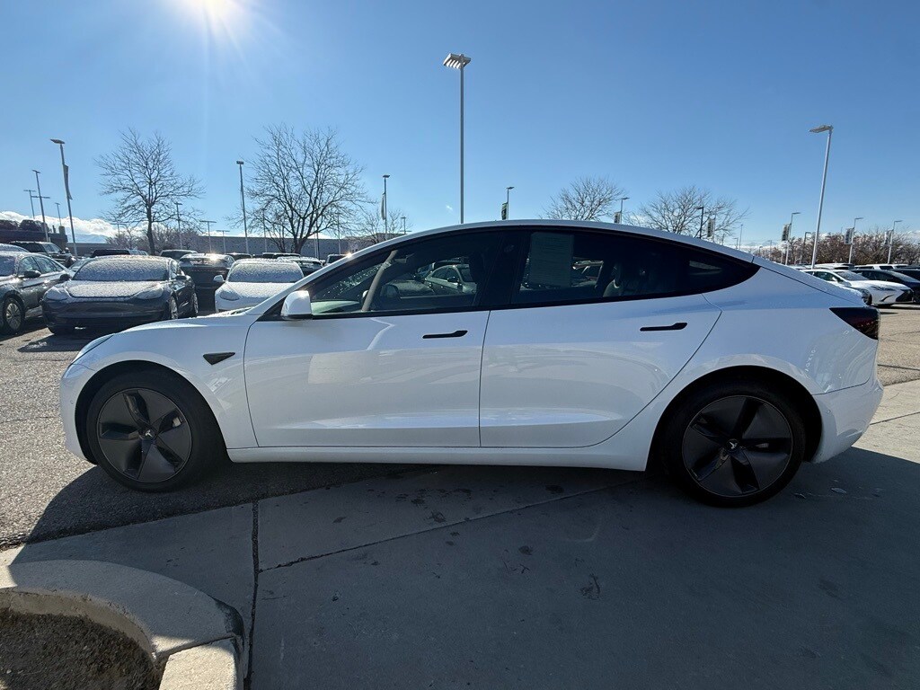 2021 Tesla Model 3 Standard Range Plus photo 4