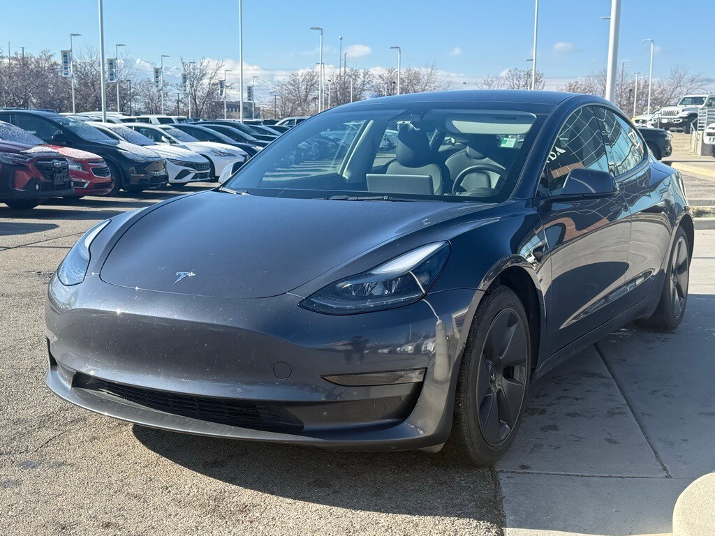 2022 Tesla Model 3 Long Range photo 3