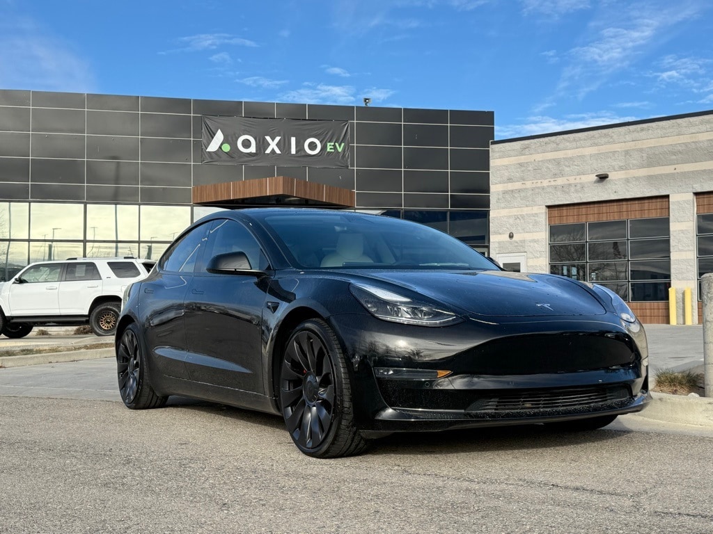 2022 Tesla Model 3 Performance's photo