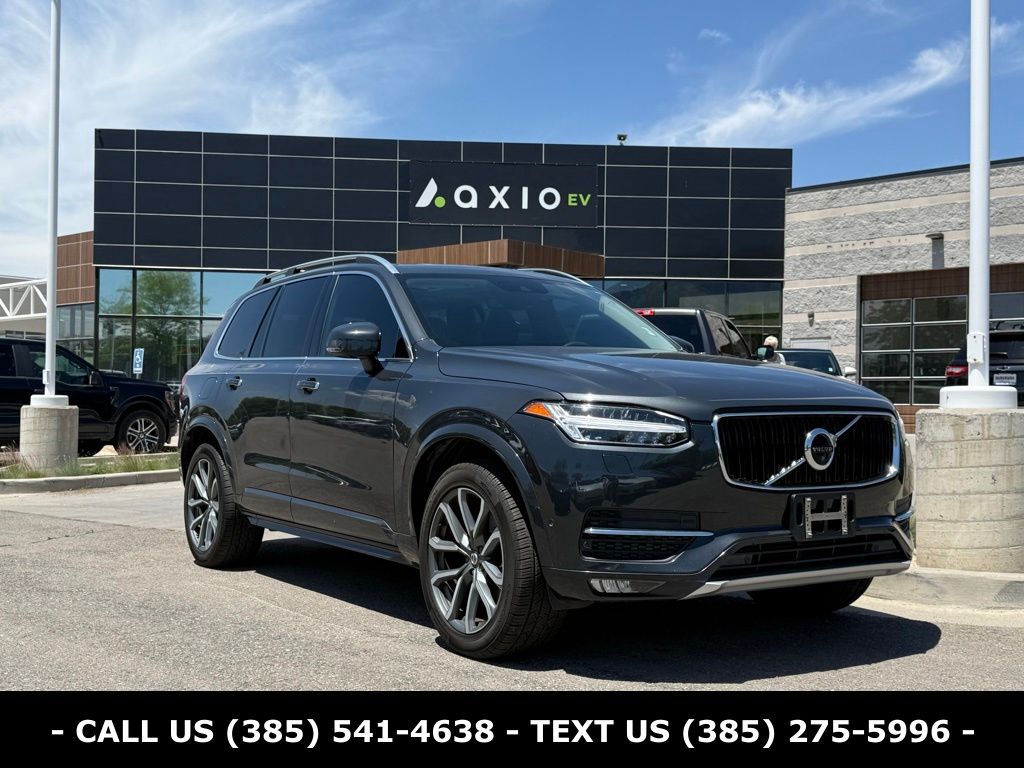 2018 Volvo XC90 T6 AWD Momentum's photo