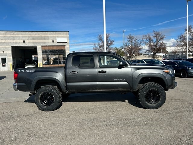 2017 Toyota Tacoma SR5 Sport TRD Pro photo 2