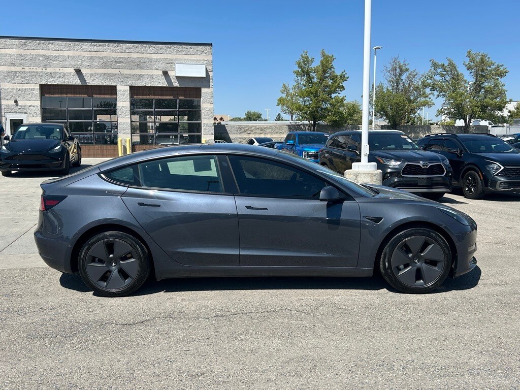2022 Tesla Model 3 Long Range photo 2
