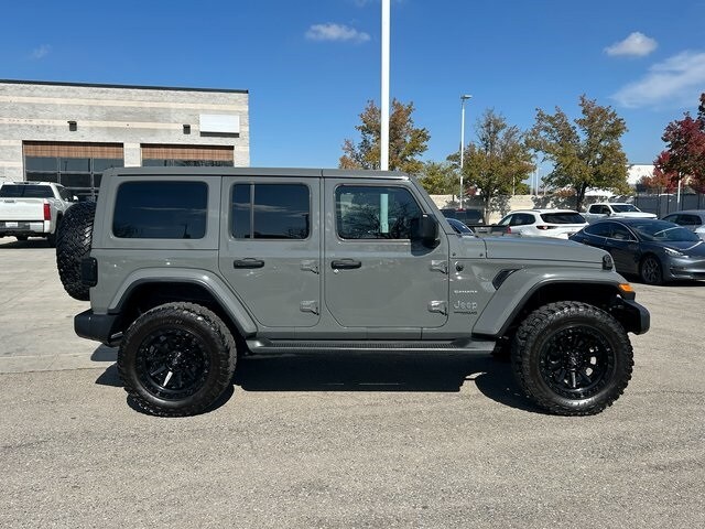 2021 Jeep Wrangler Unlimited Sahara photo 2