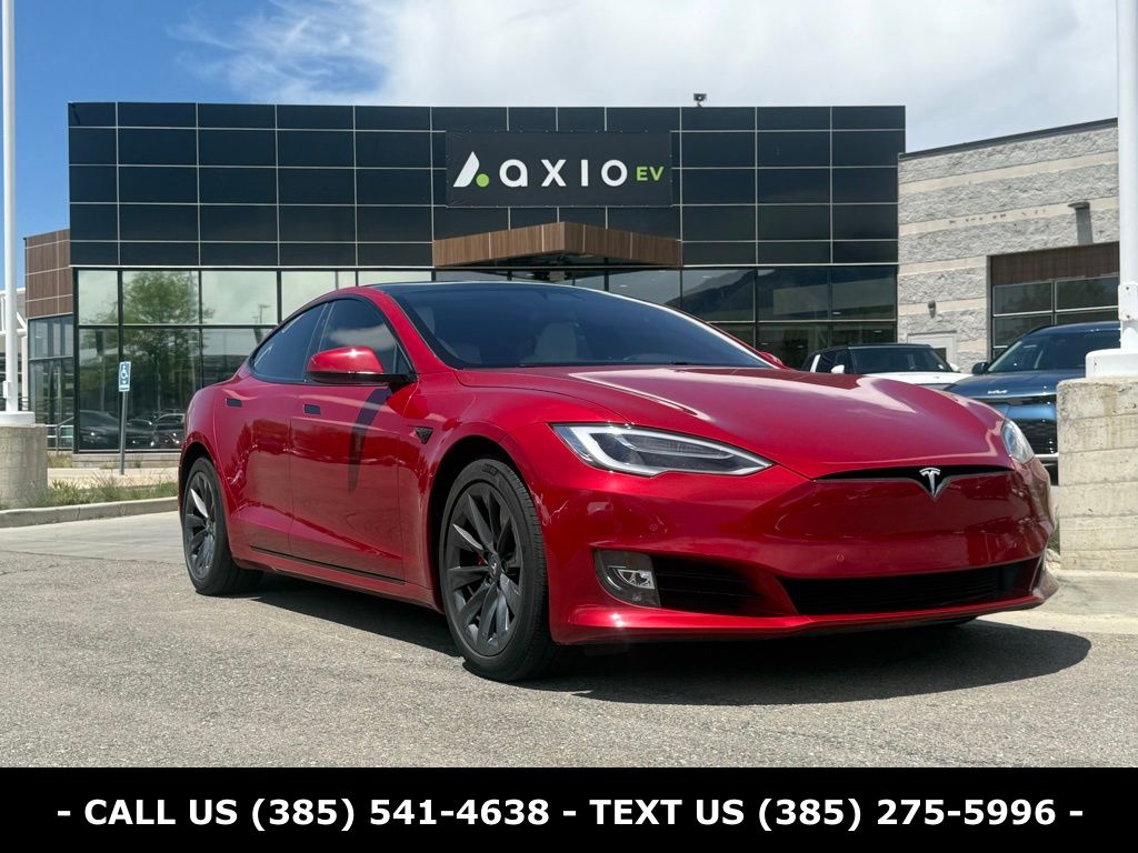 2020 Tesla Model S Performance's photo