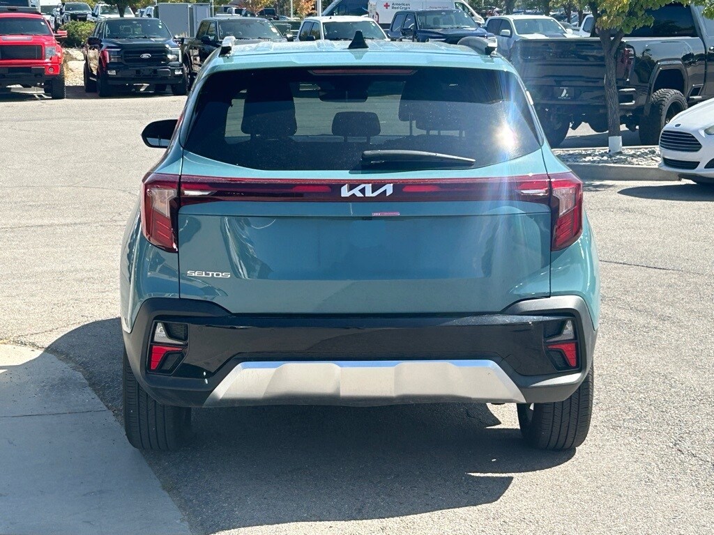 2025 Kia Seltos EX photo 4