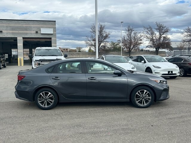 2024 Kia Forte LXS photo 2