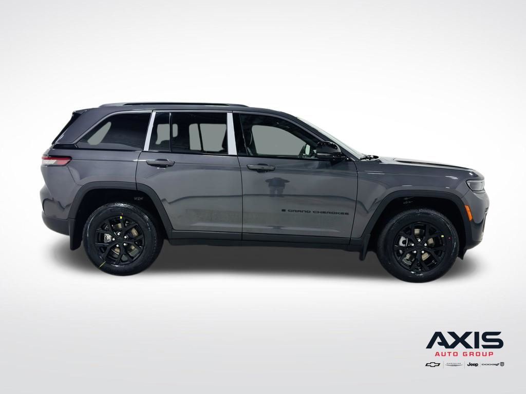 2026 Jeep Grand Cherokee Laredo - Photo 8
