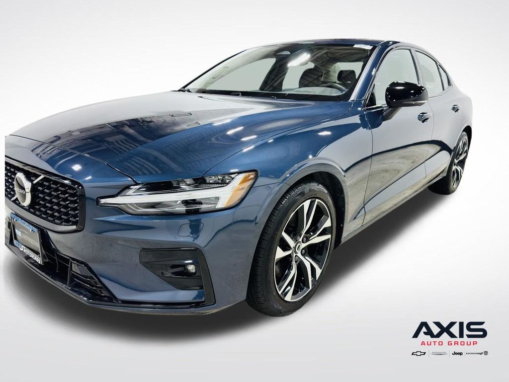 2025 Volvo S60 7