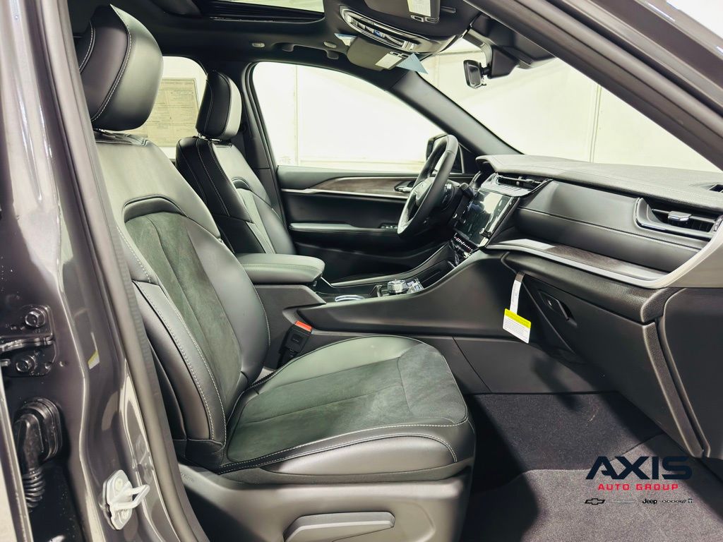 2026 Jeep Grand Cherokee Laredo - Photo 17