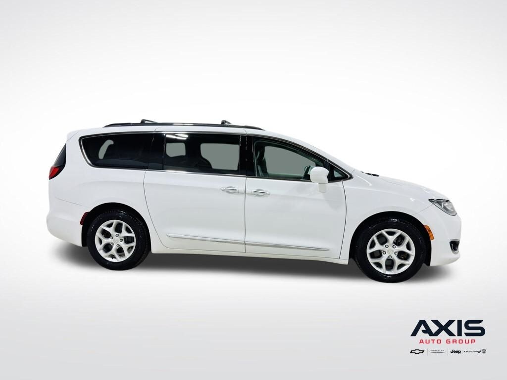 Used 2017 Chrysler Pacifica Touring L Plus Minivan/Van