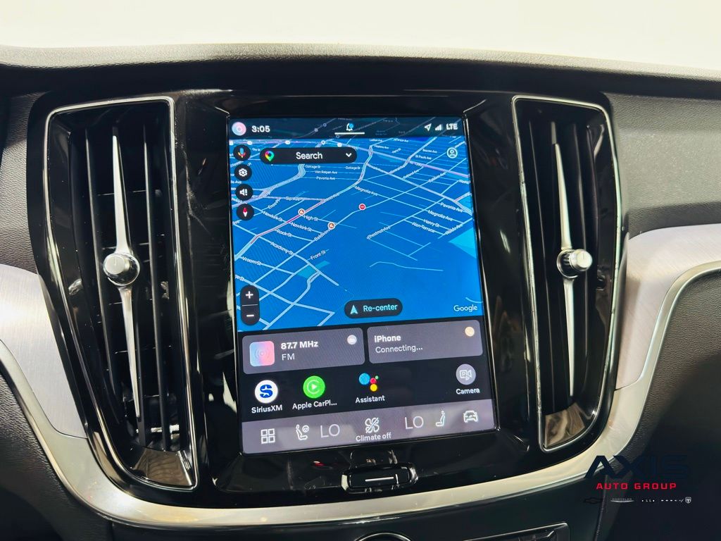 2025 Volvo S60 33