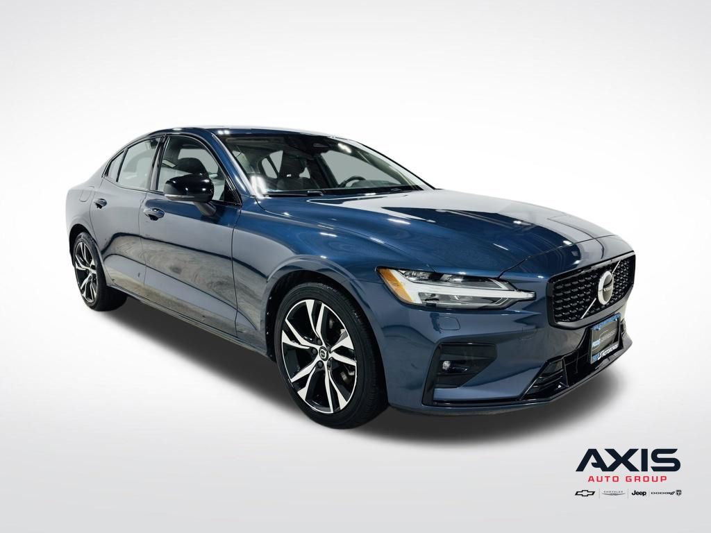 2025 Volvo S60 11