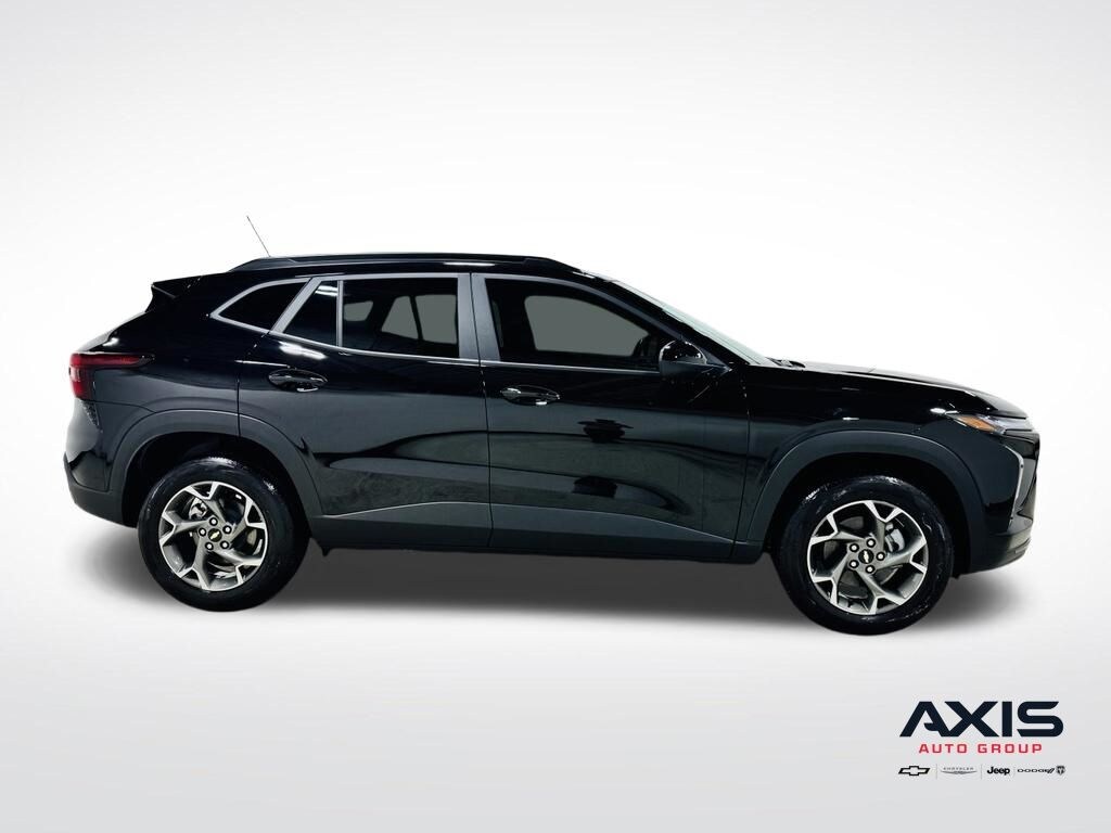 Used 2024 Chevrolet Trax LT SUV