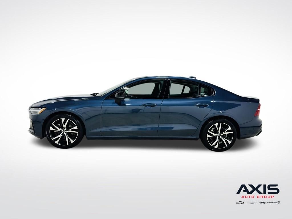 2025 Volvo S60 9
