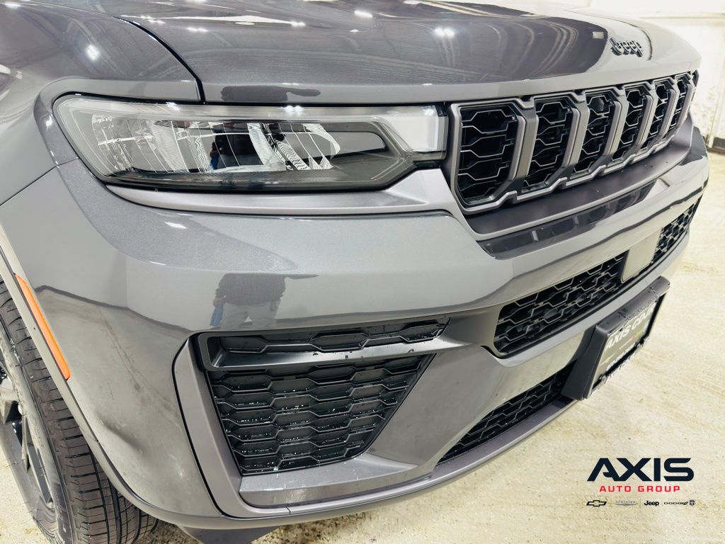 2026 Jeep Grand Cherokee Laredo - Photo 10