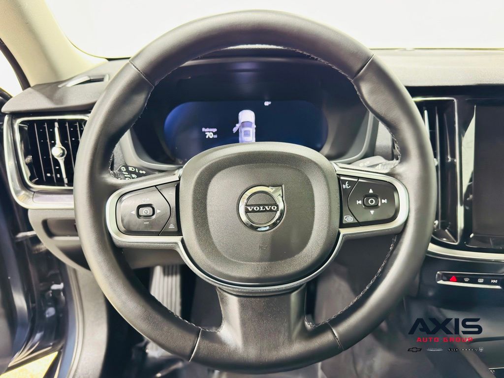 2025 Volvo S60 31