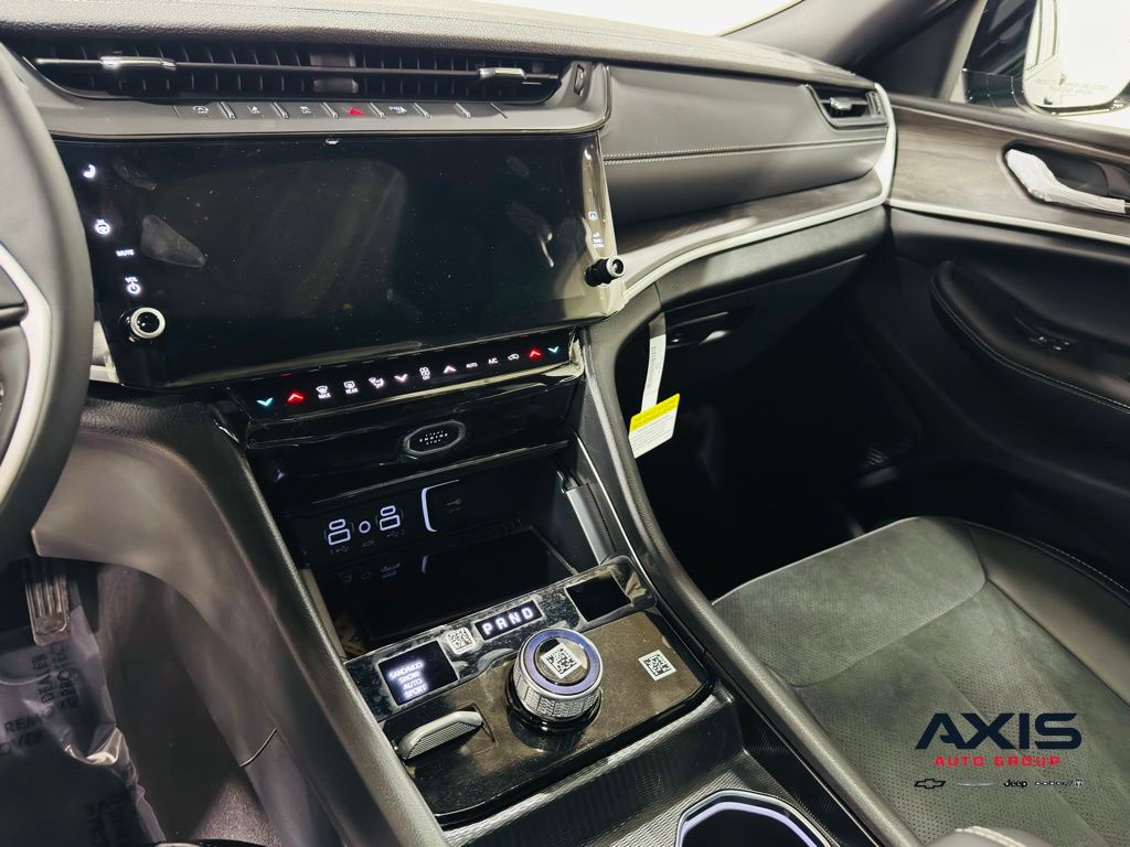 2026 Jeep Grand Cherokee Laredo - Photo 19