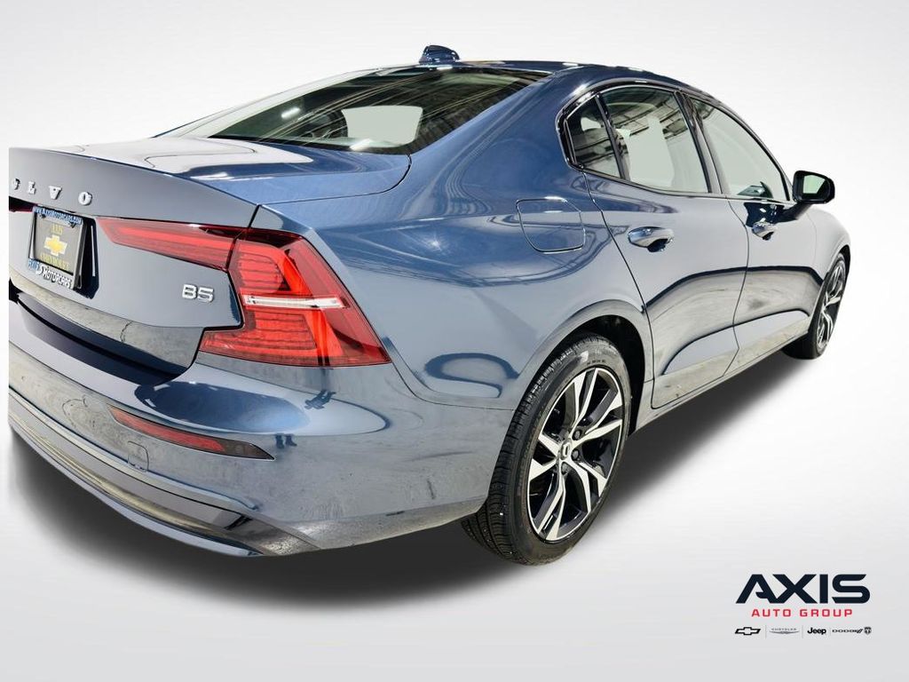 2025 Volvo S60 14