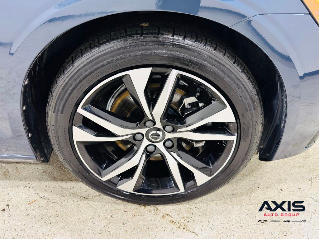 2025 Volvo S60 17
