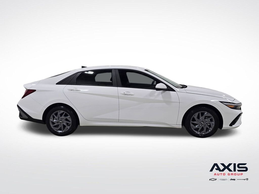 Used 2024 Hyundai Elantra SEL Sedan
