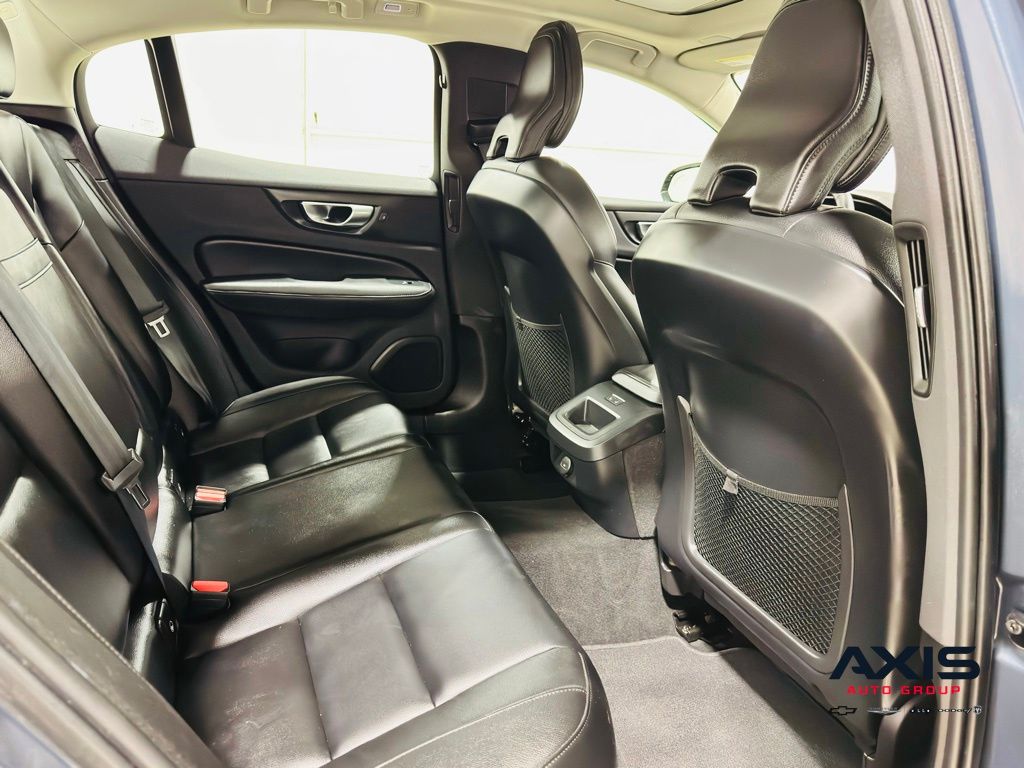 2025 Volvo S60 27