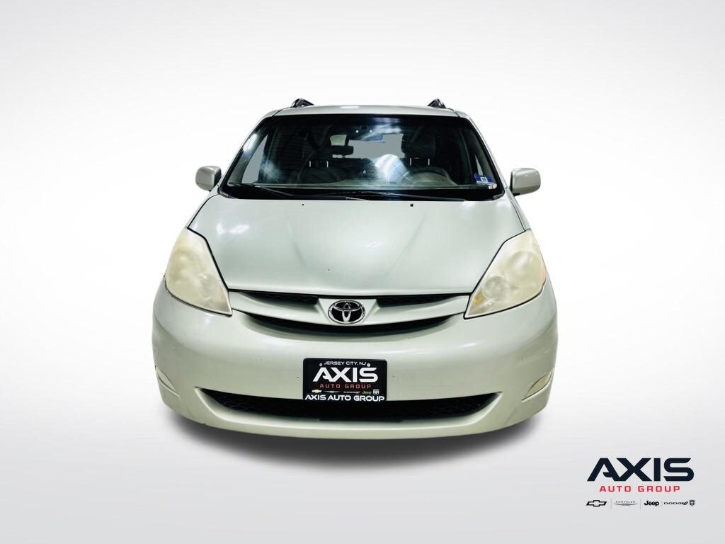 Used 2006 Toyota Sienna XLE Minivan/Van