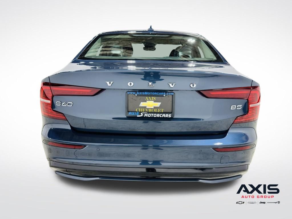 2025 Volvo S60 13