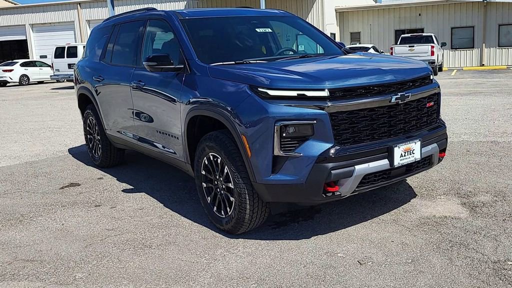 2026 Chevrolet Traverse Z71 photo 2