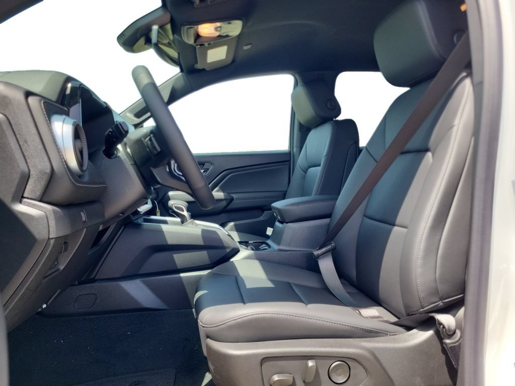 2026 Chevrolet Colorado LT - Photo 11