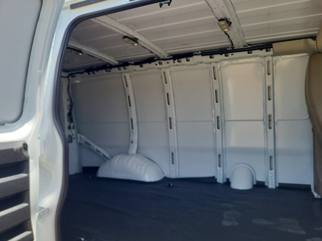 2026 Chevrolet Express Cargo Work Van - Photo 22