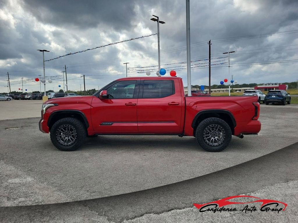 2022 Toyota Tundra Platinum's photo