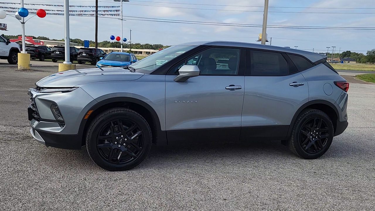 2025 Chevrolet Blazer 2LT - Photo 28