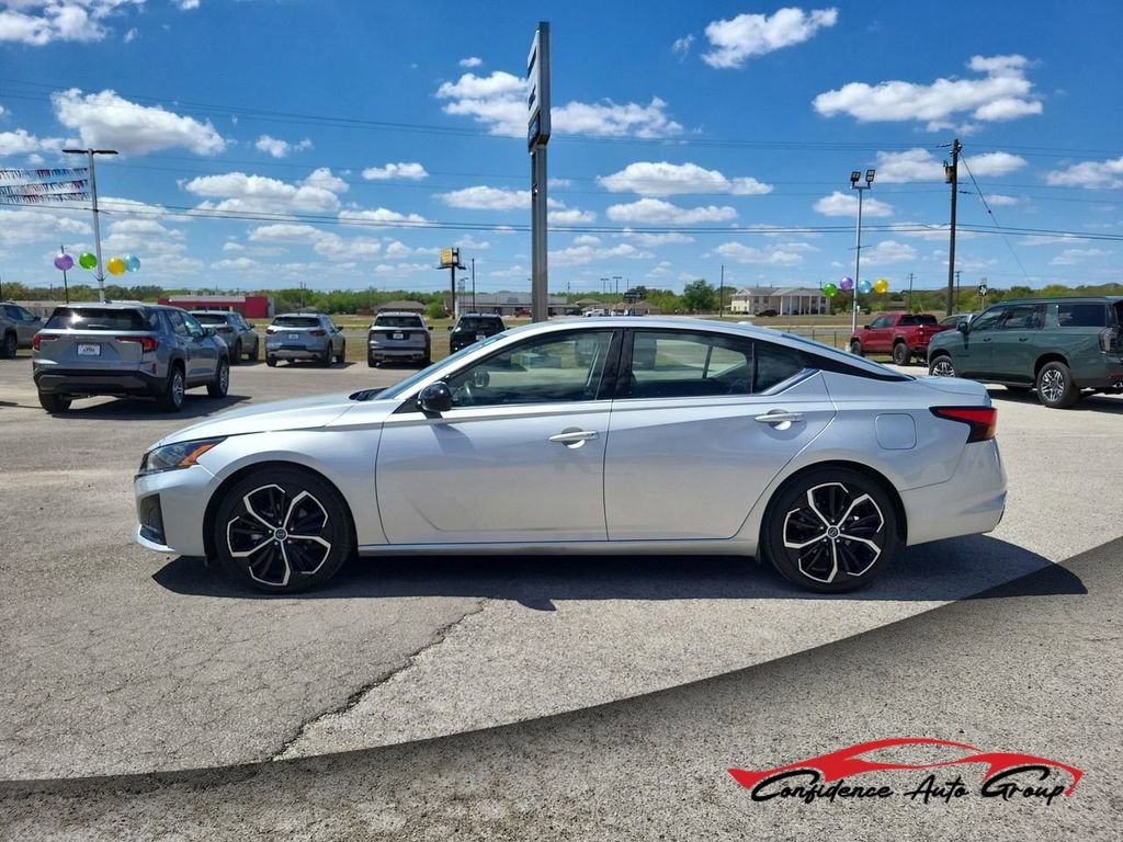 2024 Nissan Altima SR