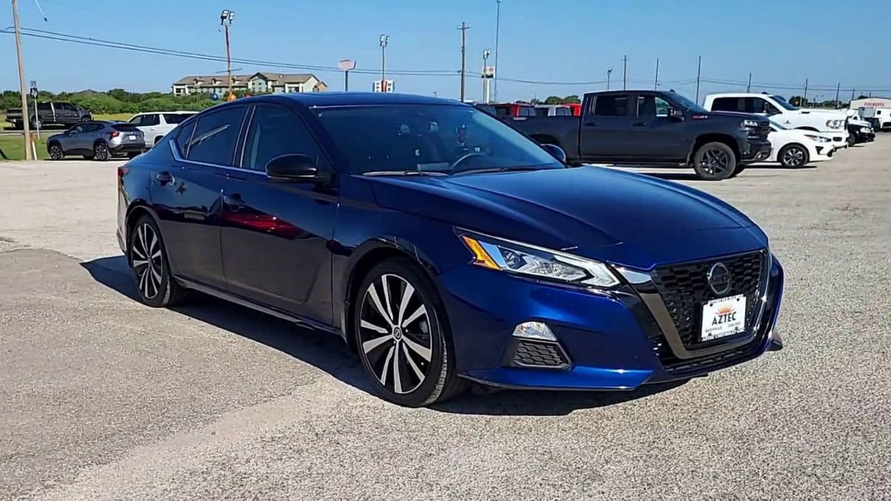 Used 2022 Nissan Altima SR with VIN 1N4AL4CV7NN352681 for sale in Beeville, TX