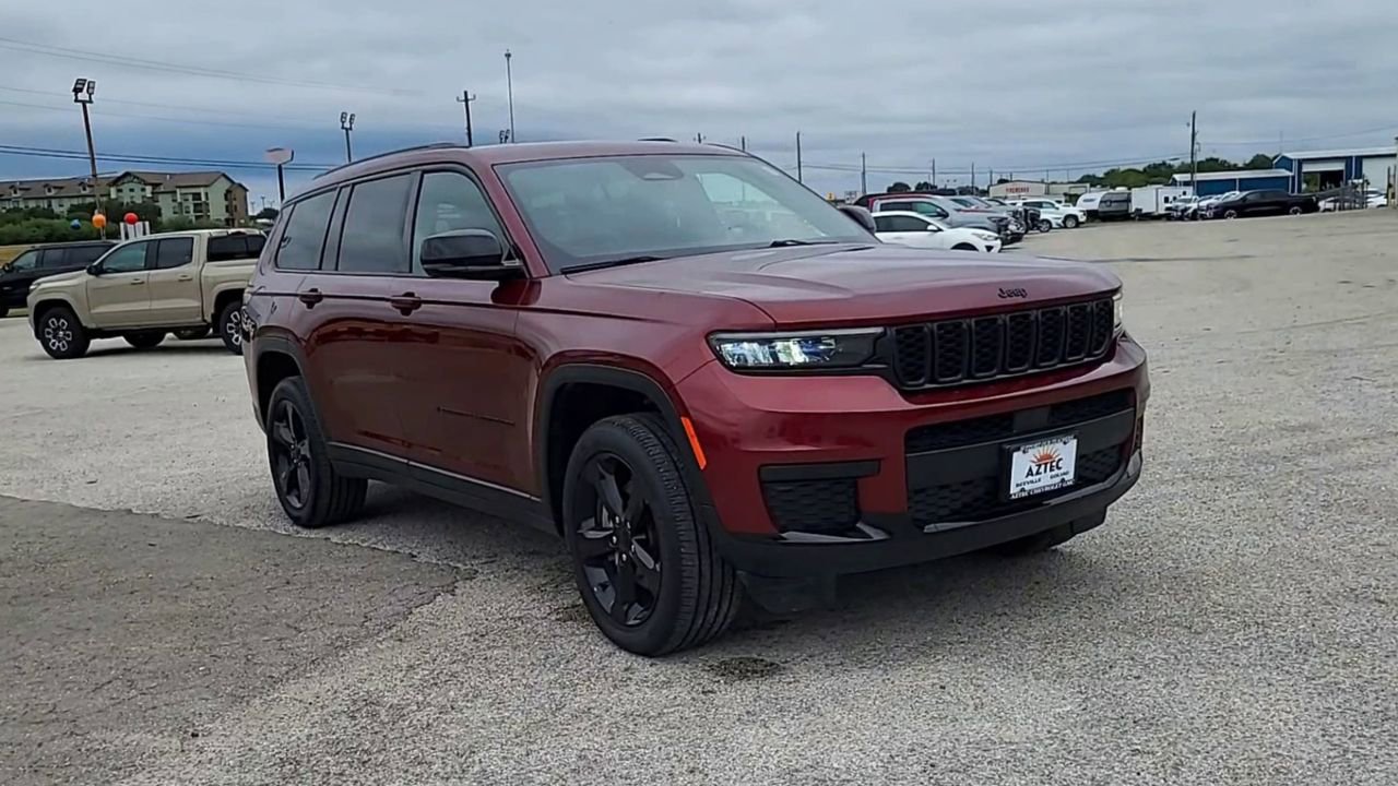 Used 2022 Jeep Grand Cherokee L Altitude with VIN 1C4RJJAG9N8589211 for sale in Beeville, TX