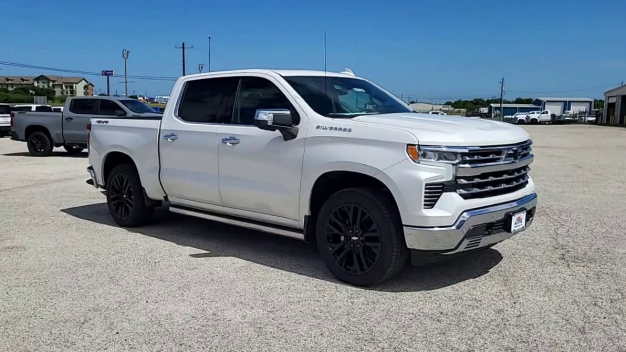 2025 Chevrolet Silverado 1500 LTZ - Photo 28