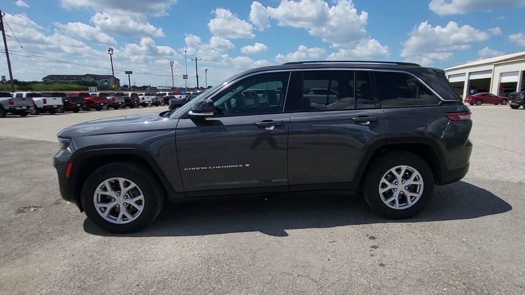 2023 Jeep Grand Cherokee Limited photo 3