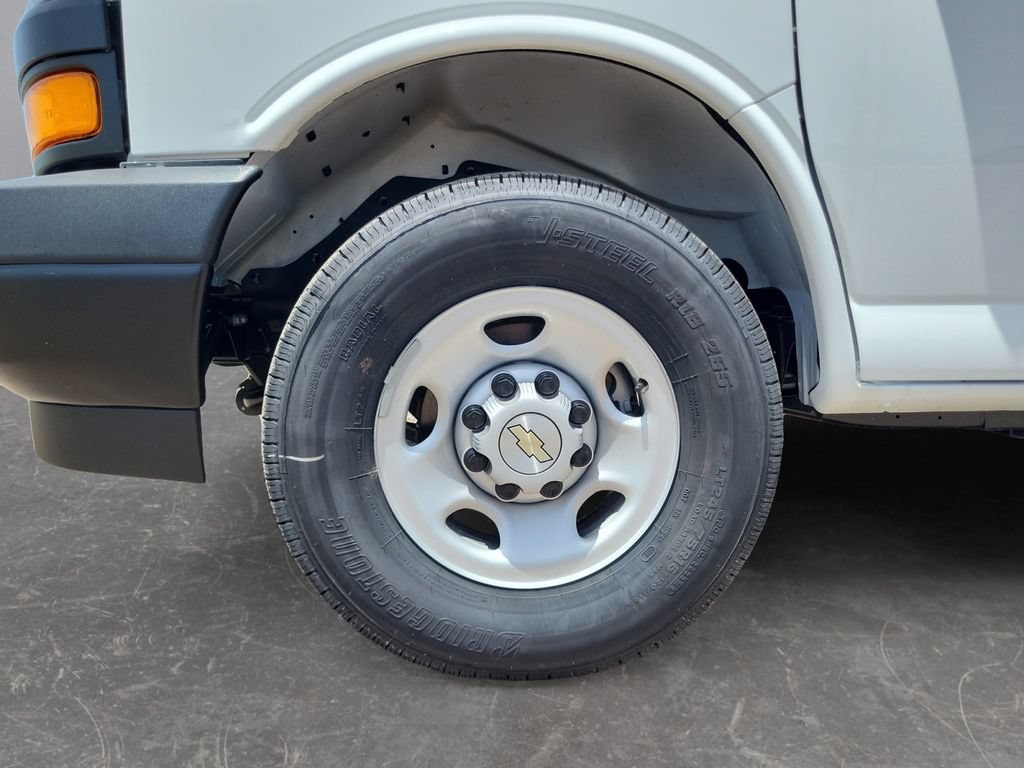2026 Chevrolet Express Cargo Work Van - Photo 9