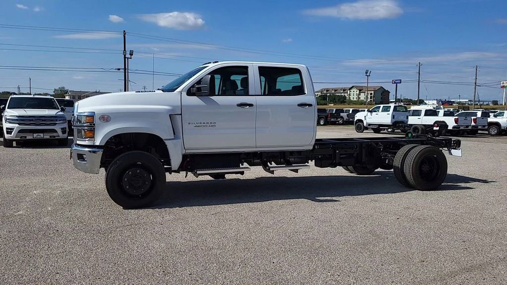 2024 Chevrolet Silverado 4500HD Work Truck photo 4