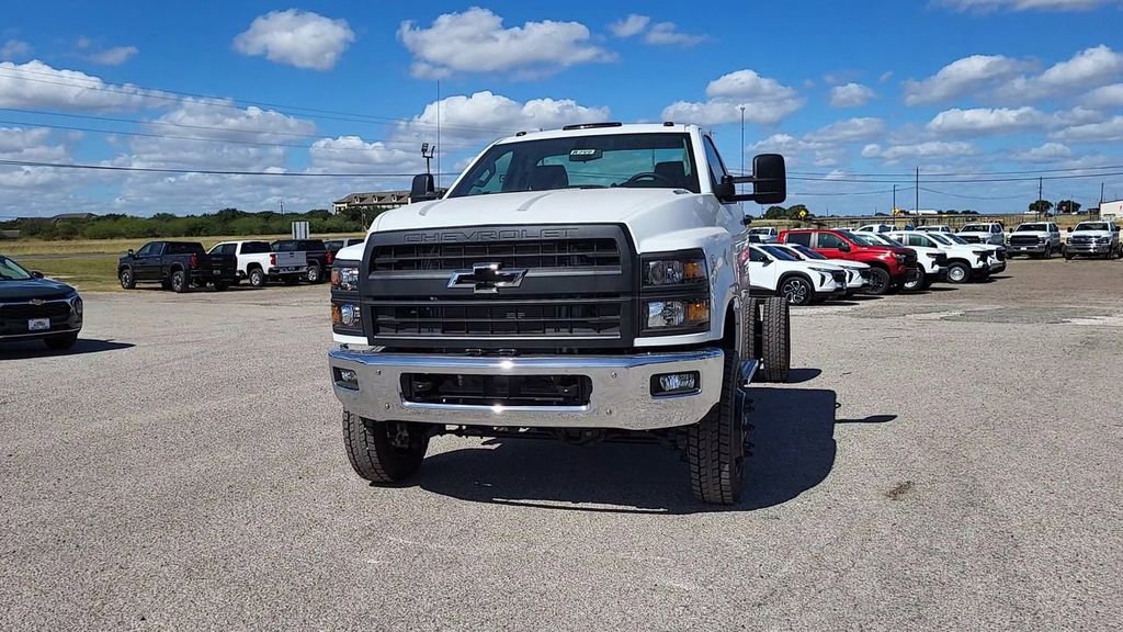 2024 Chevrolet Silverado 4500HD Work Truck photo 3