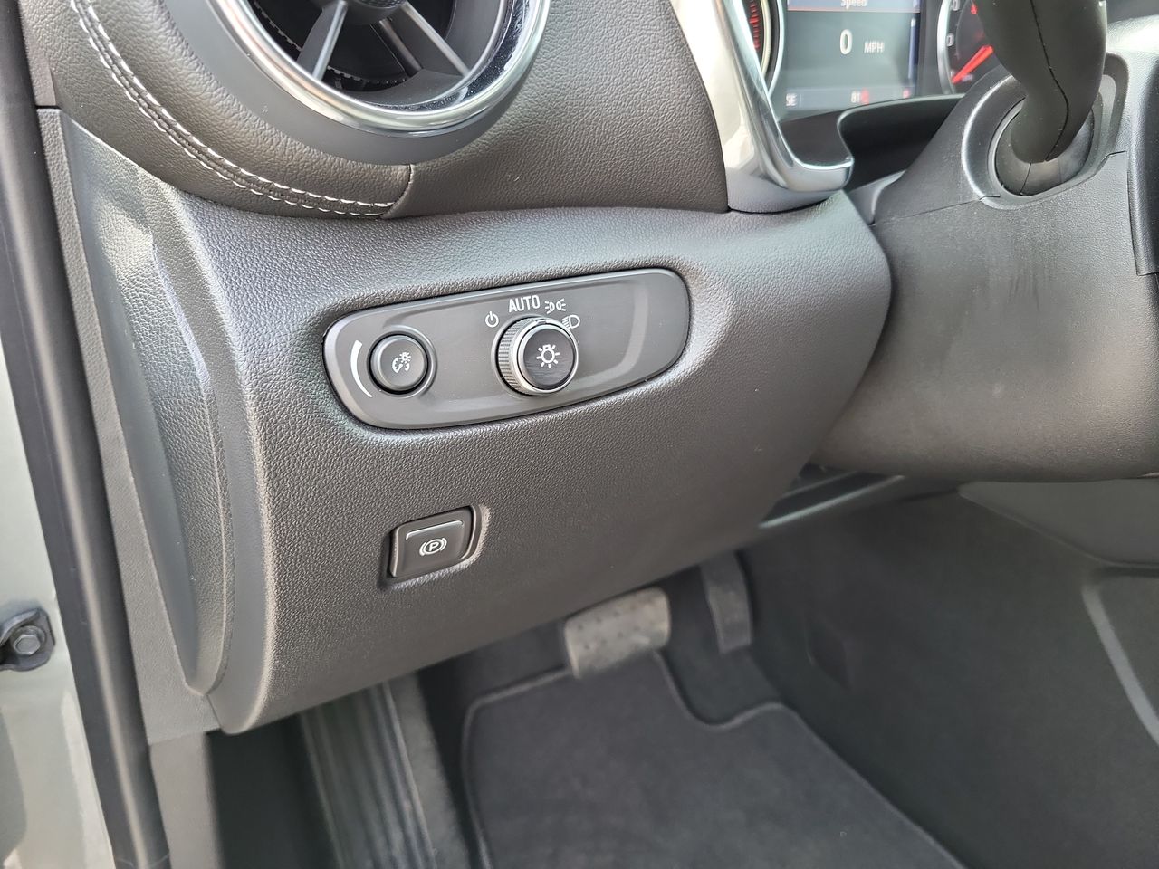 2025 Chevrolet Blazer 2LT - Photo 39