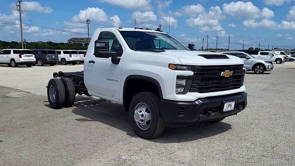 2024 Chevrolet Silverado 3500HD Work Truck photo 2