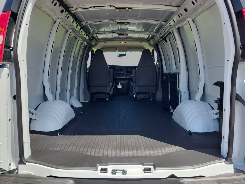 2026 Chevrolet Express Cargo Work Van - Photo 23